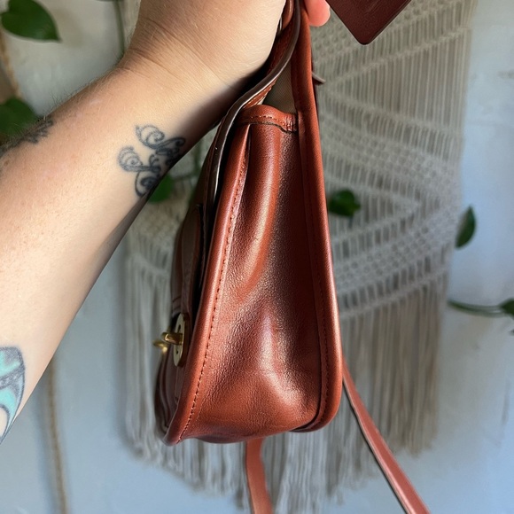 Coach Legacy Amanda Crossbody Bag 19925 Brown Leather Turnlock Tassel Rare - Picture 10 of 13